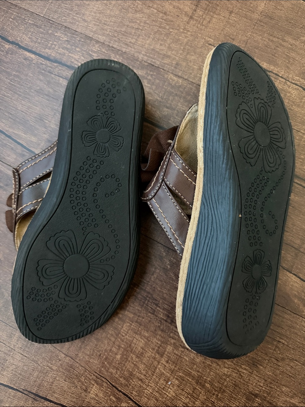 Cliffs by White Mountain sandals - Picture 7 of 8